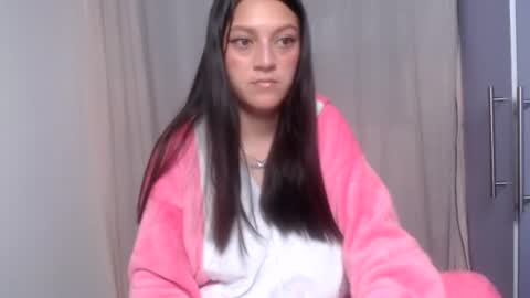 Snapshot of evangeline_petite chatting on 06/23/26, 03:59 eva online show from 06/23/26, 03:59