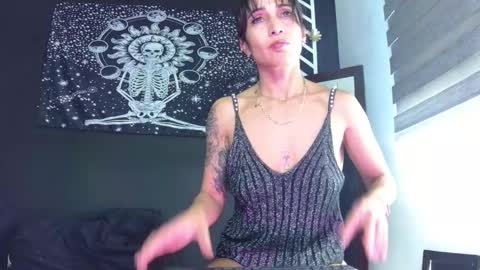  Eva online show from 12/14/25, 06:45