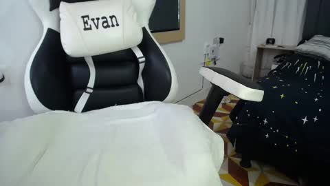 Snapshot of evans_king chatting on 12/09/24, 11:36 Evan online show from 12/09/24, 11:36