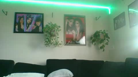 Snapshot of evanschris2048 chatting on 11/14/25, 05:44 evanschris2048 online show from 11/14/25, 05:44