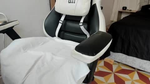 Mateo and Valerio online show from 11/15/25, 04:25