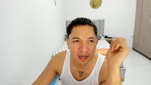 Snapshot of evanss_king chatting on 07/14/26, 06:02 Mateo and Valerio online show from 07/14/26, 06:02