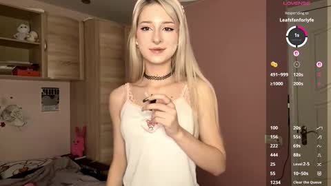 Snapshot of evaqt chatting on 11/05/25, 07:52 Eva online show from 11/05/25, 07:52