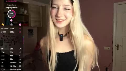 Snapshot of evaqt chatting on 11/30/25, 07:45 Eva online show from 11/30/25, 07:45