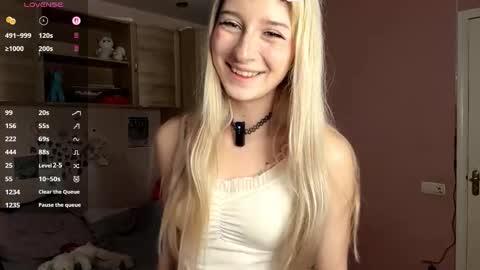 Snapshot of evaqt chatting on 12/02/25, 08:19 Eva online show from 12/02/25, 08:19