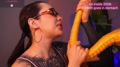 Snapshot of evarabbit chatting on 04/01/26, 02:12 Eva online show from 04/01/26, 02:12