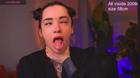 Snapshot of evarabbit chatting on 04/19/26, 02:00 Eva online show from 04/19/26, 02:00