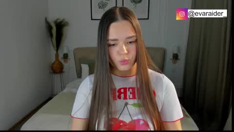 Snapshot of evaraider chatting on 03/29/26, 01:22 Eva online show from 03/29/26, 01:22