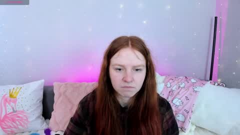 Snapshot of evarey_ chatting on 04/10/26, 04:28 Adelina online show from 04/10/26, 04:28