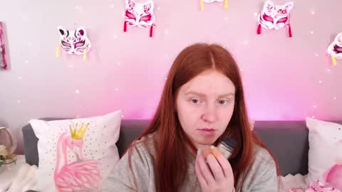 Snapshot of evarey_ chatting on 05/15/26, 04:19 Adelina online show from 05/15/26, 04:19