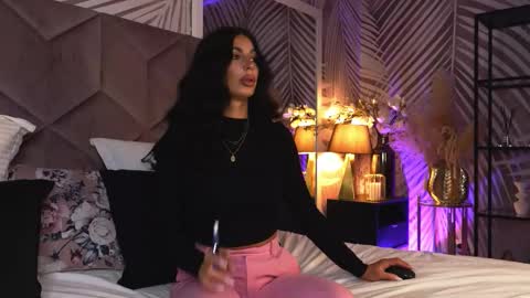 Snapshot of evarhea chatting on 03/18/26, 03:53 EvaRhea online show from 03/18/26, 03:53