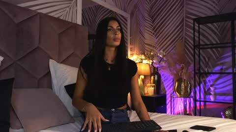 Snapshot of evarhea chatting on 04/05/26, 02:53 EvaRhea online show from 04/05/26, 02:53