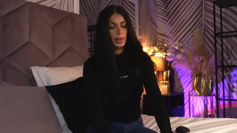 Snapshot of evarhea chatting on 04/15/26, 02:51 EvaRhea online show from 04/15/26, 02:51