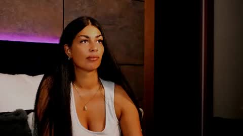 Snapshot of evarhea chatting on 06/17/26, 03:53 EvaRhea online show from 06/17/26, 03:53