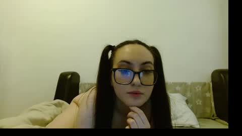 Snapshot of evaryde chatting on 11/24/25, 06:24 EvaRyde online show from 11/24/25, 06:24