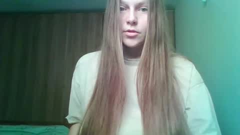 evasapples2026 online show from 02/15/26, 12:47