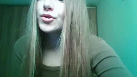 evasapples2026 online show from 03/02/26, 04:25