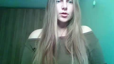 Snapshot of evasapples2026 chatting on 03/15/26, 08:26 evasapples2026 online show from 03/15/26, 08:26