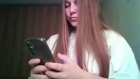 Snapshot of evasapples2026 chatting on 03/18/26, 10:13 evasapples2026 online show from 03/18/26, 10:13