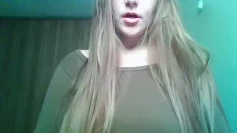 Snapshot of evasapples2026 chatting on 03/21/26, 09:51 evasapples2026 online show from 03/21/26, 09:51