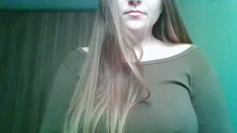 Snapshot of evasapples2026 chatting on 03/22/26, 09:40 evasapples2026 online show from 03/22/26, 09:40