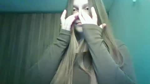 Snapshot of evasapples2026 chatting on 03/26/26, 10:04 evasapples2026 online show from 03/26/26, 10:04