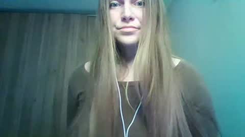 Snapshot of evasapples2026 chatting on 04/13/26, 11:59 evasapples2026 online show from 04/13/26, 11:59