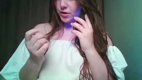 Snapshot of evasapples2026 chatting on 05/09/26, 12:32 evasapples2026 online show from 05/09/26, 12:32