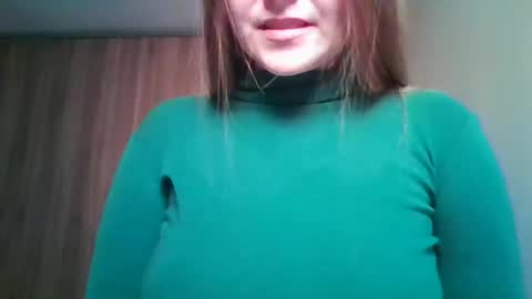 Snapshot of evasapples2026 chatting on 05/19/26, 08:26 evasapples2026 online show from 05/19/26, 08:26
