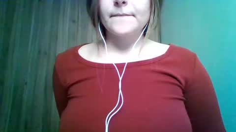 Snapshot of evasapples2026 chatting on 06/20/26, 09:06 evasapples2026 online show from 06/20/26, 09:06