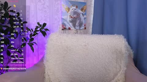 Snapshot of evashiny_ chatting on 04/10/26, 04:17 Eve online show from 04/10/26, 04:17