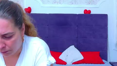 Snapshot of evasinclairr chatting on 06/15/26, 04:15 evasinclairr online show from 06/15/26, 04:15