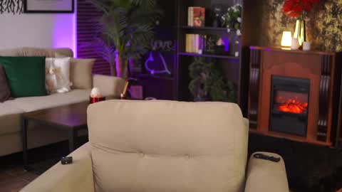 Snapshot of evasunderland chatting on 01/21/25, 02:22 Eva online show from 01/21/25, 02:22