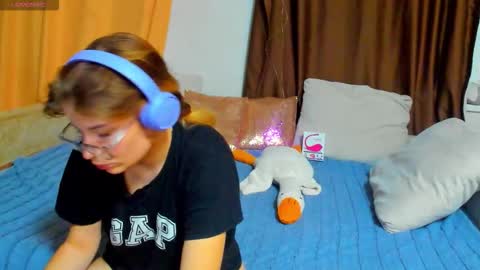 Eva online show from 11/18/25, 01:11