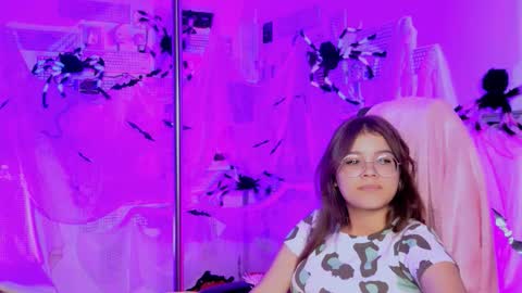 Snapshot of evathopson chatting on 10/30/25, 12:12 Eva next stream - - 1600 UTC2000 online show from 10/30/25, 12:12