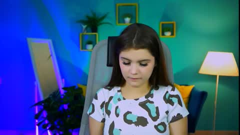 Snapshot of evathopson chatting on 11/28/25, 10:51 Eva next stream - - 1600 UTC2000 online show from 11/28/25, 10:51