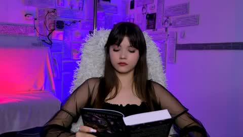 Snapshot of evathopson chatting on 04/06/26, 10:16 Eva next stream - - 1600 UTC2000 online show from 04/06/26, 10:16