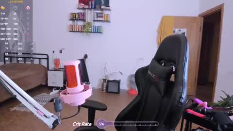 Snapshot of evathority chatting on 03/08/25, 09:29 online show from 03/08/25, 09:29