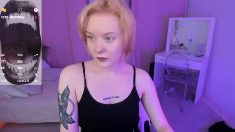 Snapshot of evathority chatting on 04/28/26, 10:26 online show from 04/28/26, 10:26