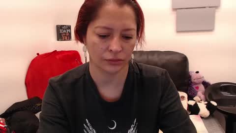 Snapshot of evatwiss chatting on 04/19/26, 11:53 Eva Twiss online show from 04/19/26, 11:53