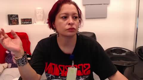 Snapshot of evatwiss chatting on 05/13/26, 12:02 Eva Twiss online show from 05/13/26, 12:02