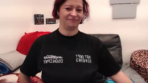 Snapshot of evatwiss chatting on 06/17/26, 01:34 Eva Twiss online show from 06/17/26, 01:34