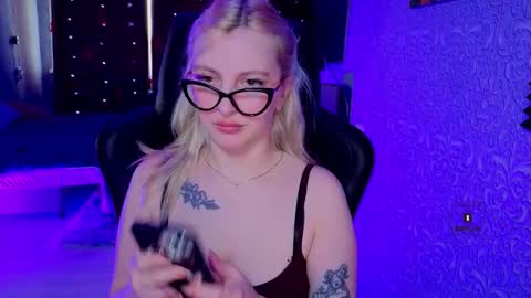 Snapshot of evavibe chatting on 03/25/26, 06:52 evavibe online show from 03/25/26, 06:52