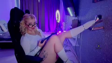 Snapshot of evavibe chatting on 04/15/26, 07:04 evavibe online show from 04/15/26, 07:04