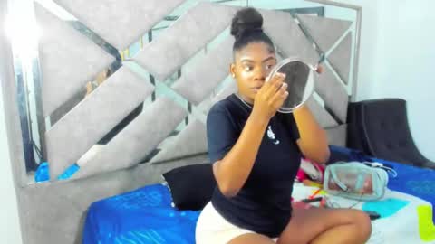 Eva And Emmanuel online show from 03/18/26, 01:03