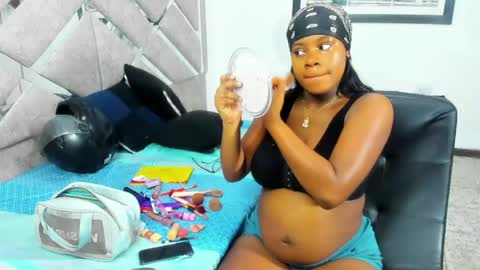Snapshot of evaxemma chatting on 05/02/26, 01:27 Eva And Emmanuel online show from 05/02/26, 01:27