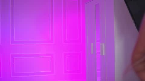 Eva online show from 11/08/25, 10:08