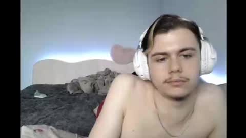 Snapshot of eve_lacroix chatting on 01/12/25, 09:30 Alex online show from 01/12/25, 09:30