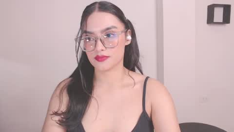 Snapshot of eve_rox18 chatting on 04/05/26, 10:45 Eve Rox18 online show from 04/05/26, 10:45