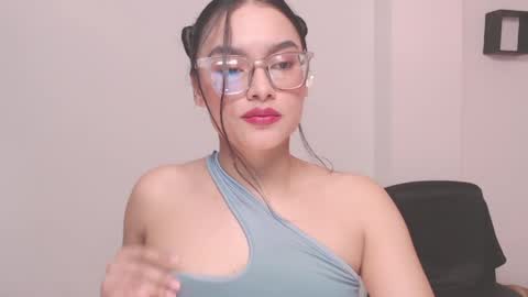 Snapshot of eve_rox18 chatting on 04/12/26, 10:26 Eve Rox18 online show from 04/12/26, 10:26